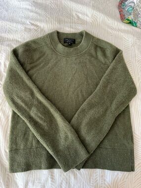 Rag and Bone Olive Green Crewneck Sweater  size